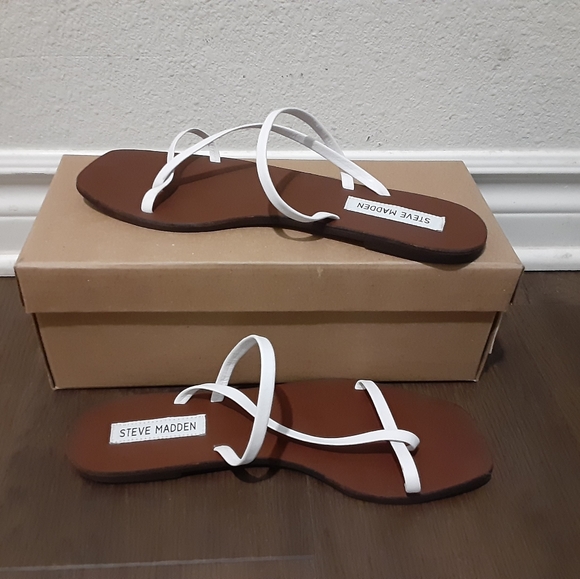 Steve Madden - Picture 2 of 4